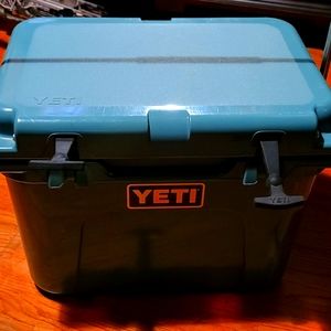 Yeti Roadie 20 River Green